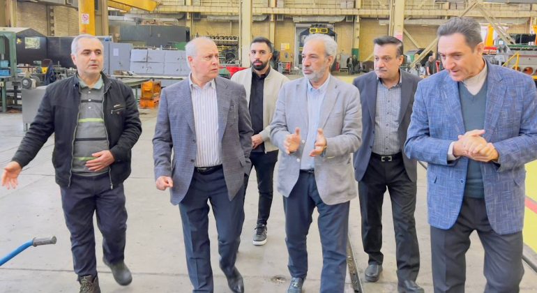 شرکت تام لکوموتیو آریا