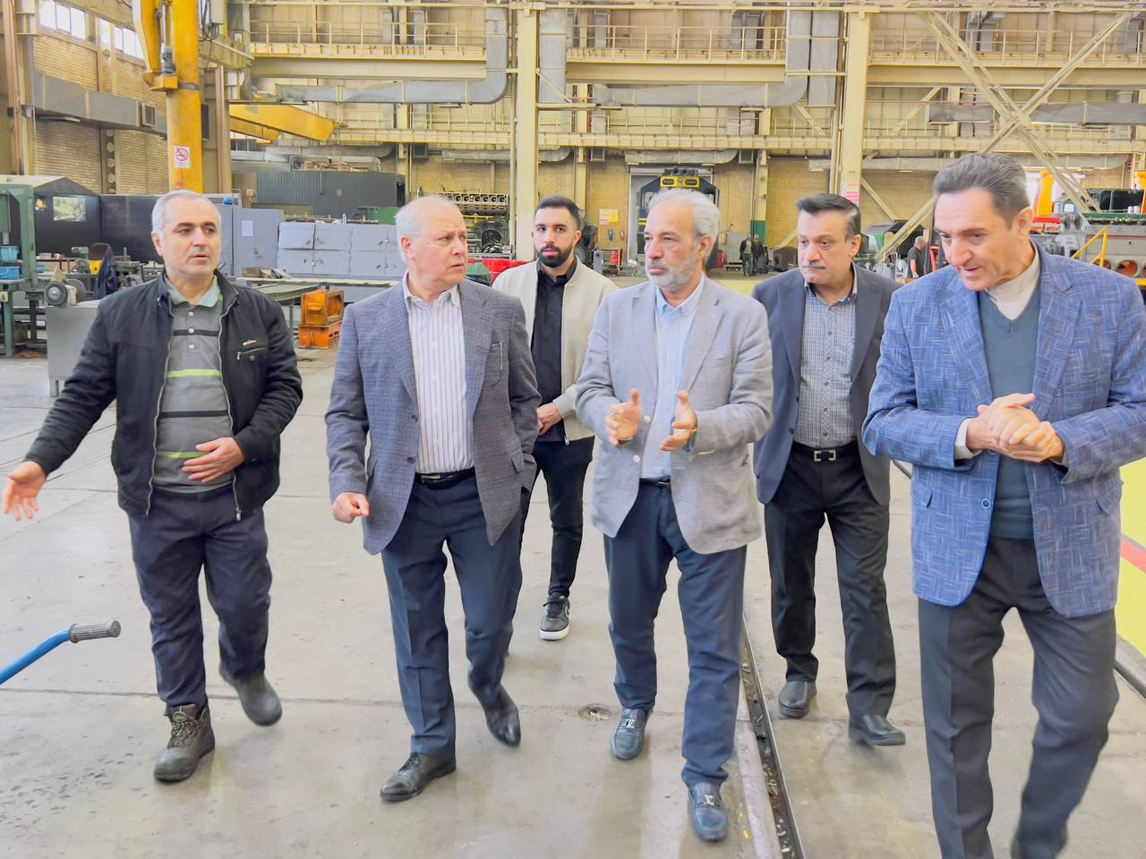 شرکت تام لکوموتیو آریا